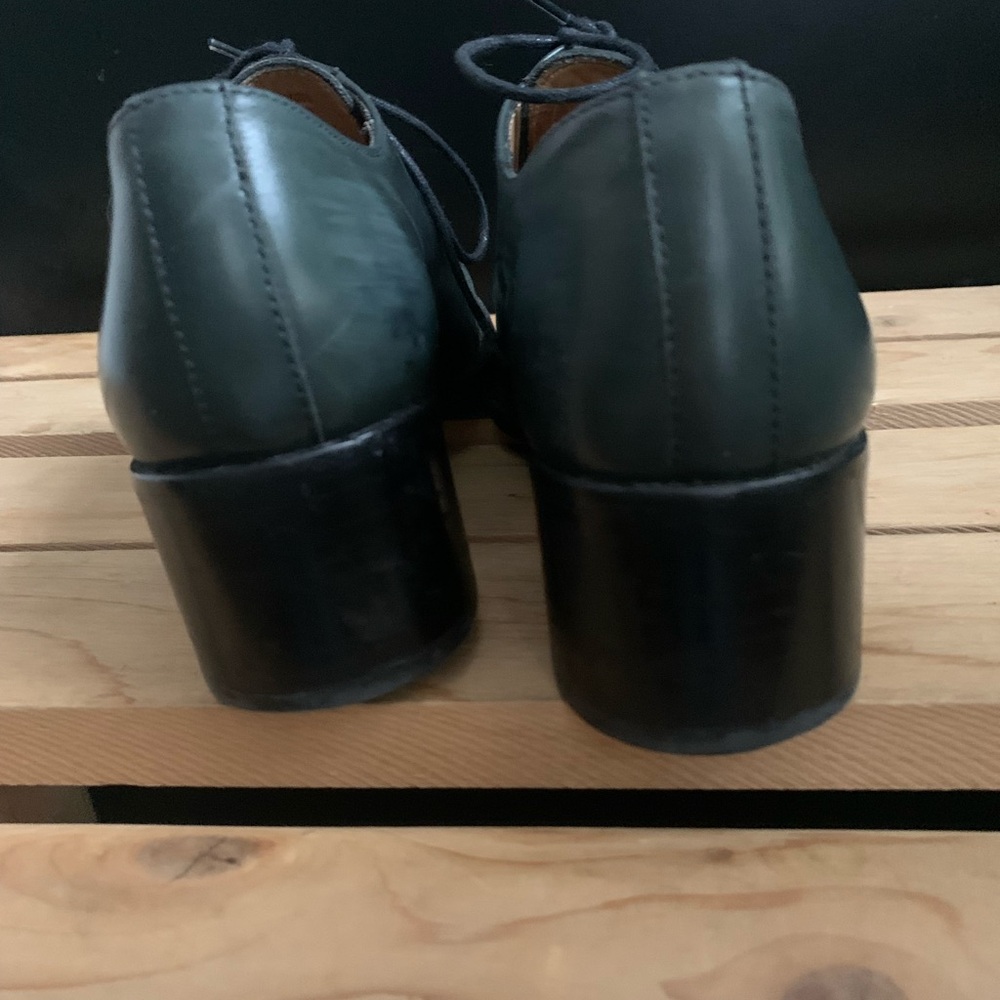 Via Spiga Classic Black Leather shoes.. Size 6 1/2. - Picture 10 of 11